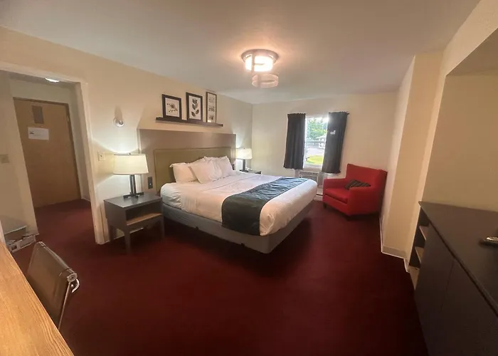 Pictured Rocks Inn And Suites
